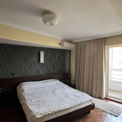 Alquiler de un espacioso apartamento de 3 habitaciones, 125 m², centro de la ciudad, Belgrado, Serbia